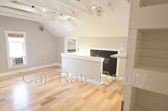 Building Photo - 216 Cherrington Rd