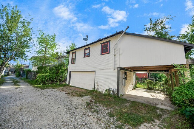 Building Photo - 1523 Waverly St
