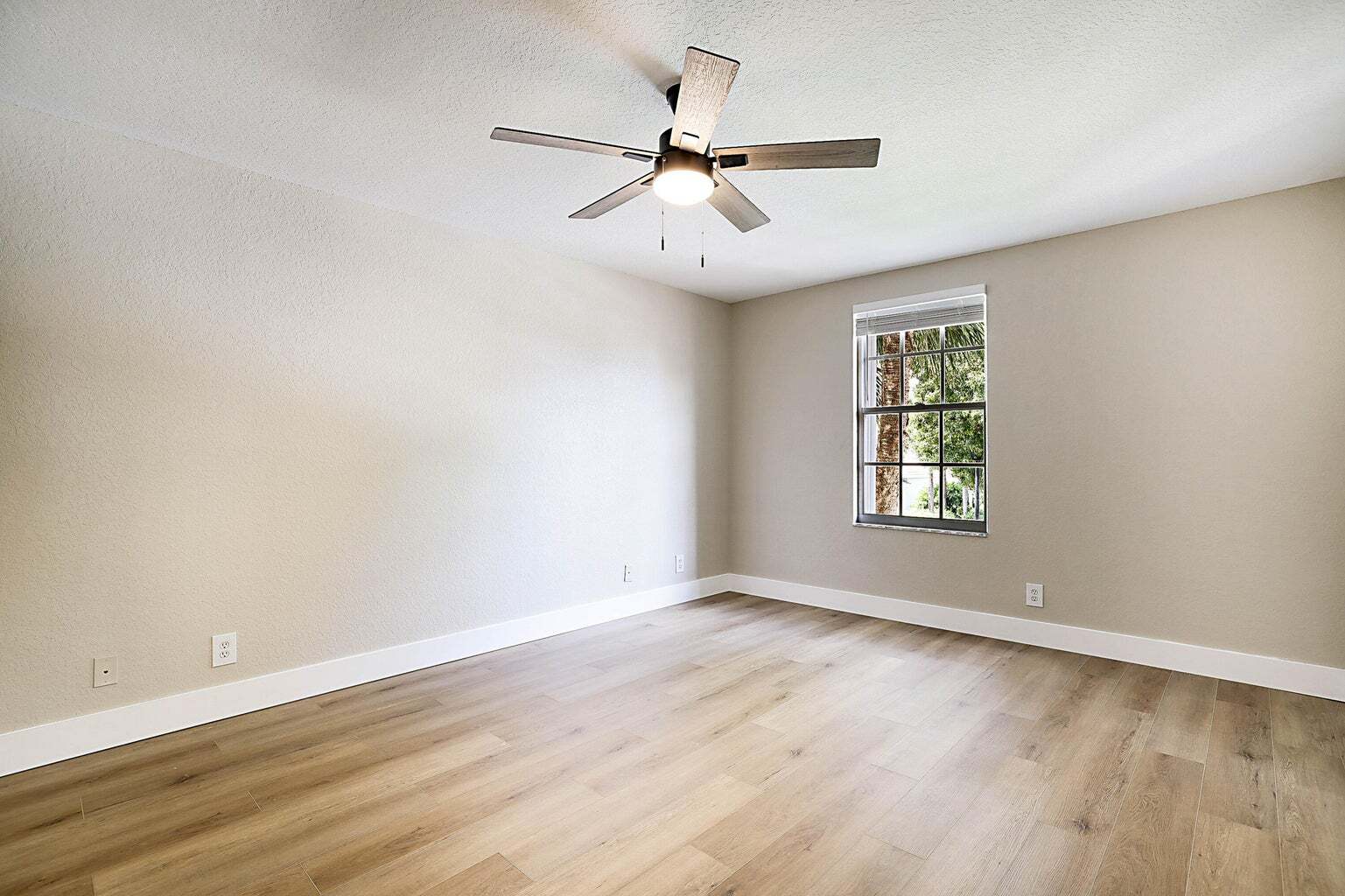 Building Photo - 122 Kensington Way