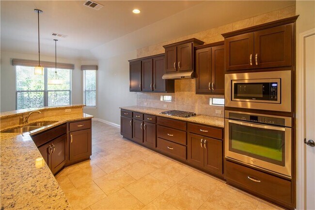 Building Photo - 307 Elderberry Rd