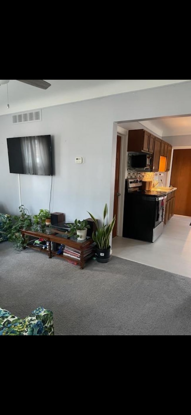 Building Photo - 21708 E 10 Mile Rd