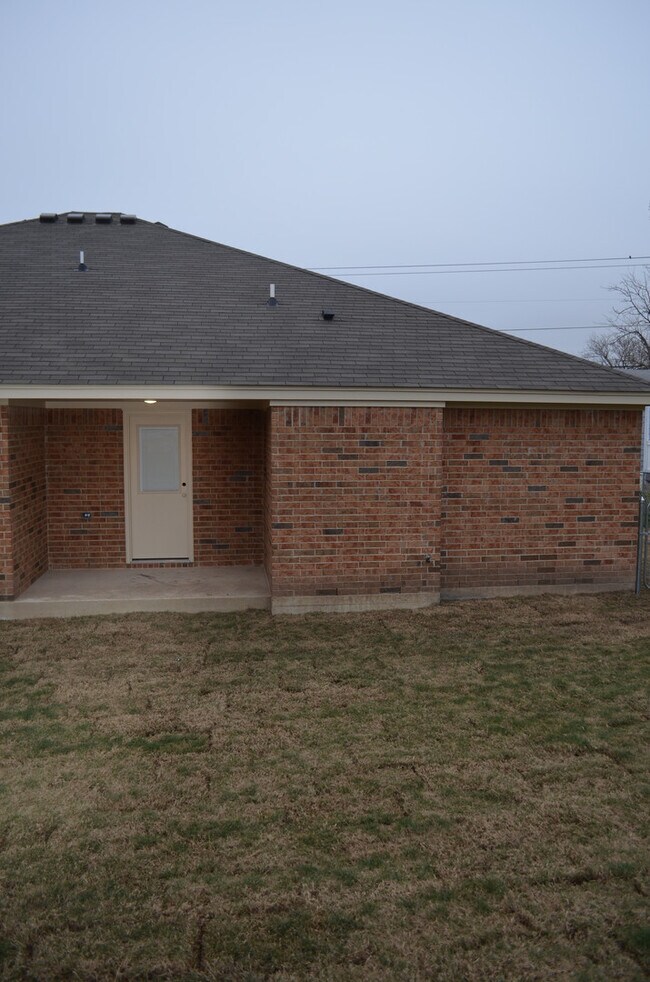 Building Photo - 211 Coby Dr