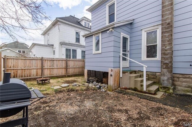 Building Photo - 1209 Boyd St