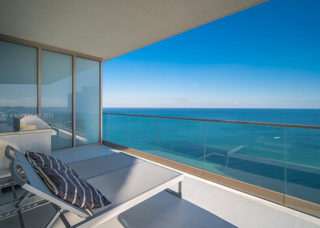 Building Photo - 18975 Collins Ave