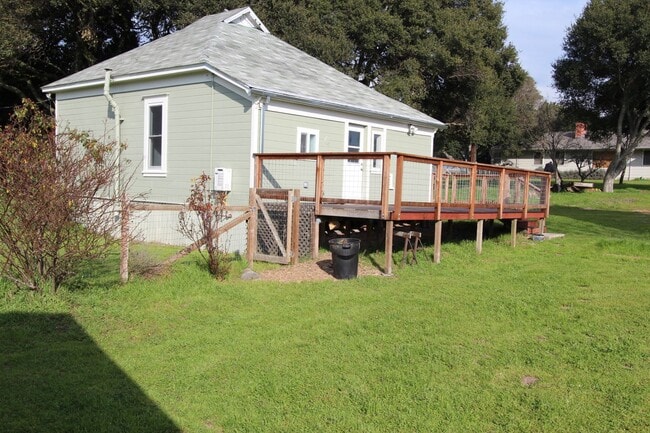 Building Photo - 121 McBrown Rd