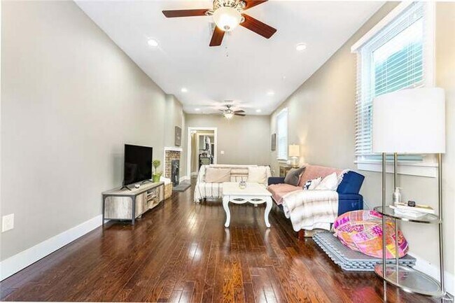Primary Photo - 7608 Cohn St