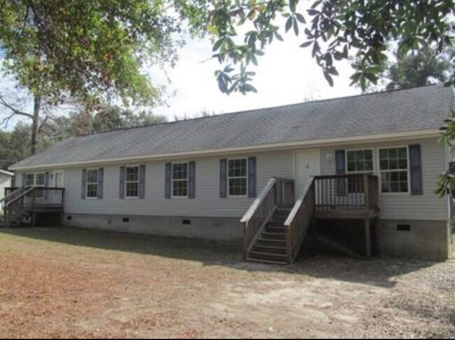 Building Photo - 181 Peters Rd