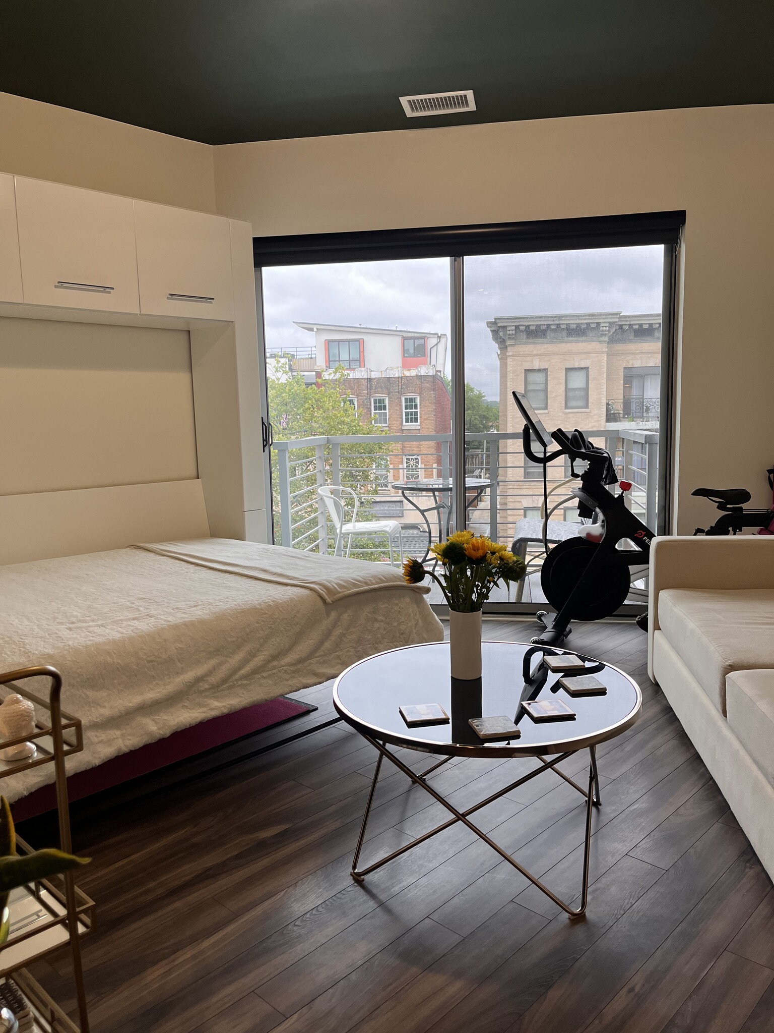 Building Photo - 2550 17th St NW