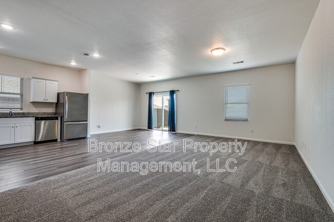 Building Photo - 2525 Comal Creek Dr