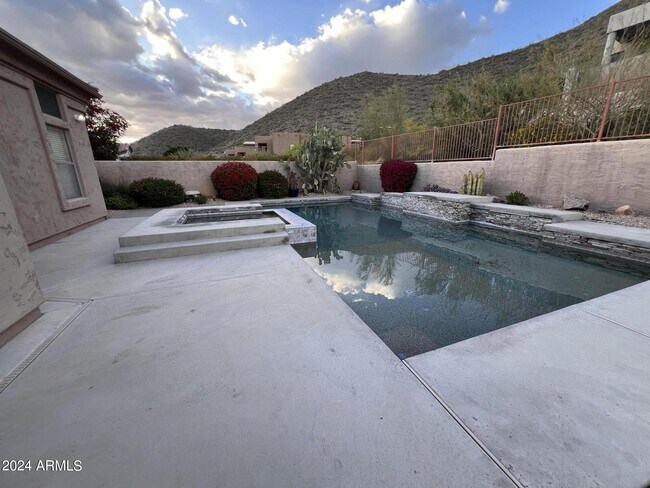 Building Photo - 11467 E Sweetwater Ave