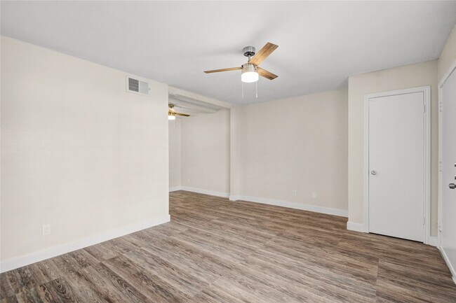 Building Photo - 11540 Chimney Rock Rd