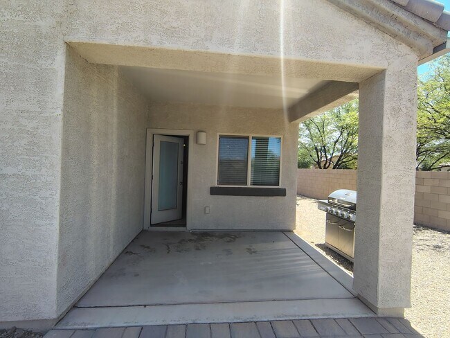 Building Photo - 8990 W Cloudwood Dr