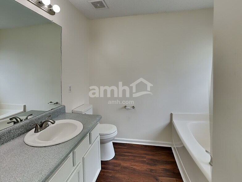 Building Photo - 4104 Hunters Trail Dr