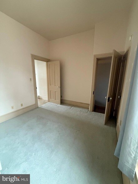 Building Photo - 216 Main St