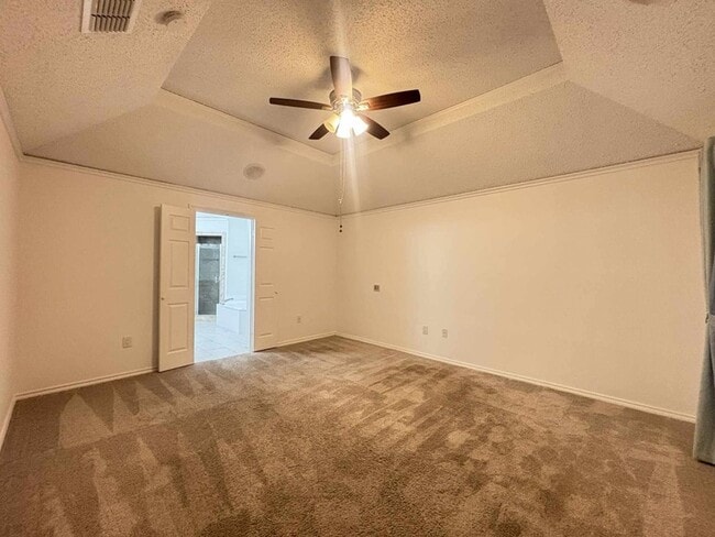 Building Photo - 1205 Olde Towne Dr