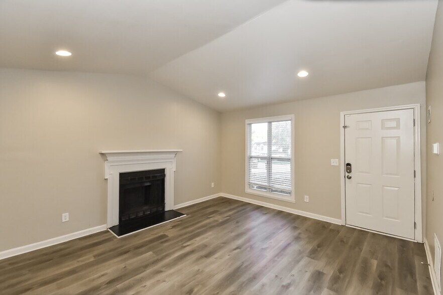 Building Photo - 5380 Forest Downs Cir
