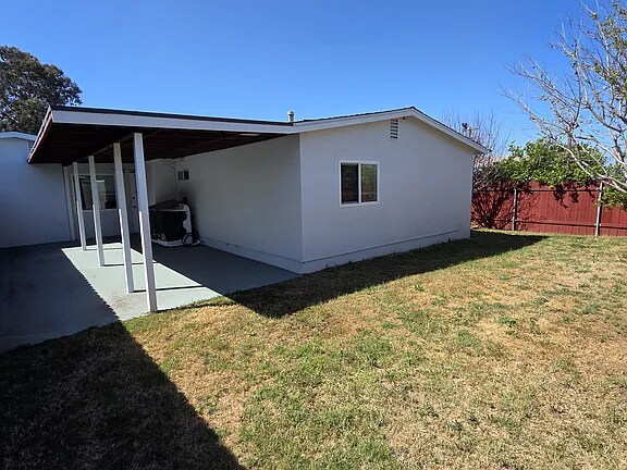 Building Photo - 4136 Fond du Lac Ave