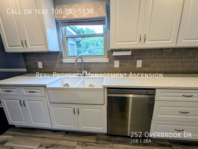 Building Photo - 252 Overbrook Dr