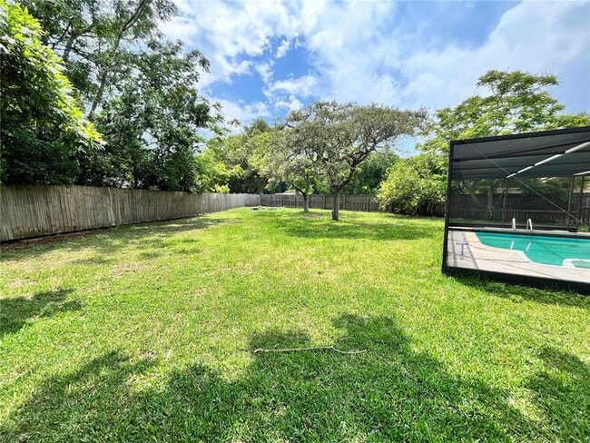 Building Photo - 600 S Parkview Ave