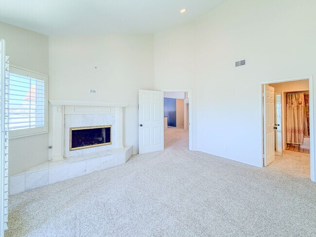 Building Photo - 2511 Monaco Dr