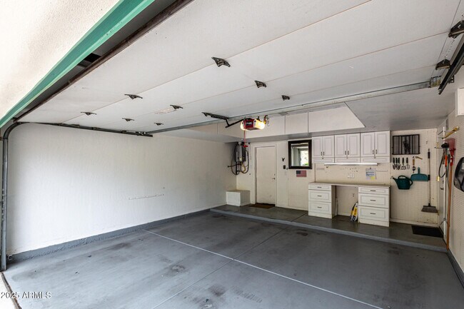 Building Photo - 15211 E Staghorn Dr