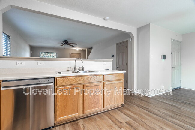 Building Photo - 12411 Penny Royale