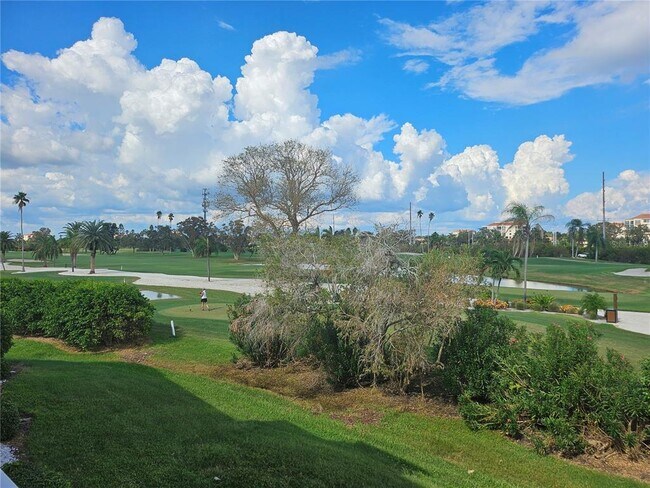 Building Photo - 6011 Bahia Del Mar Blvd S