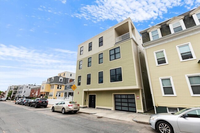 Building Photo - 793 E 6th St