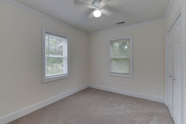 Building Photo - 1302 Dare Rd