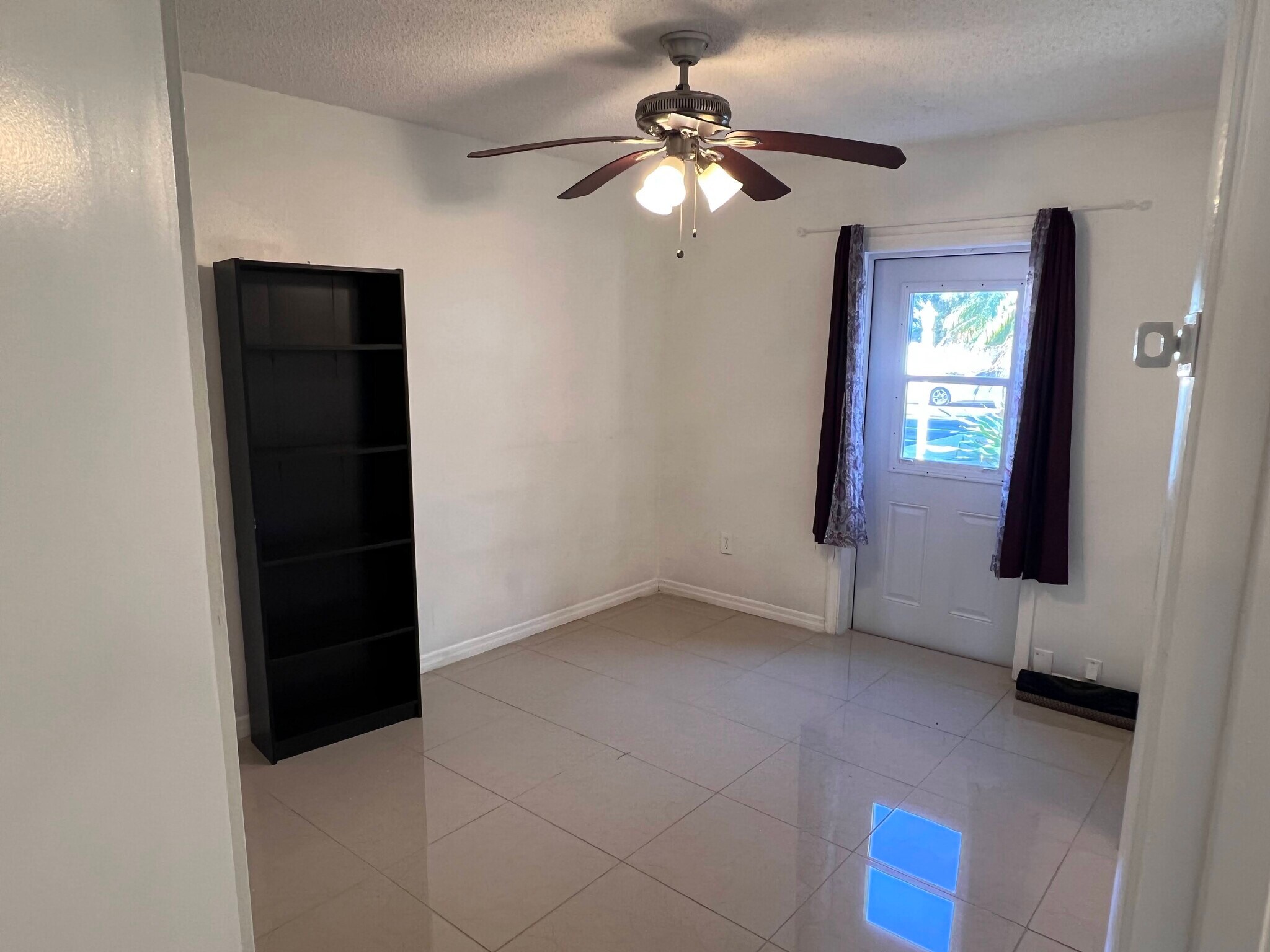 Building Photo - 3651 N Goldenrod Rd