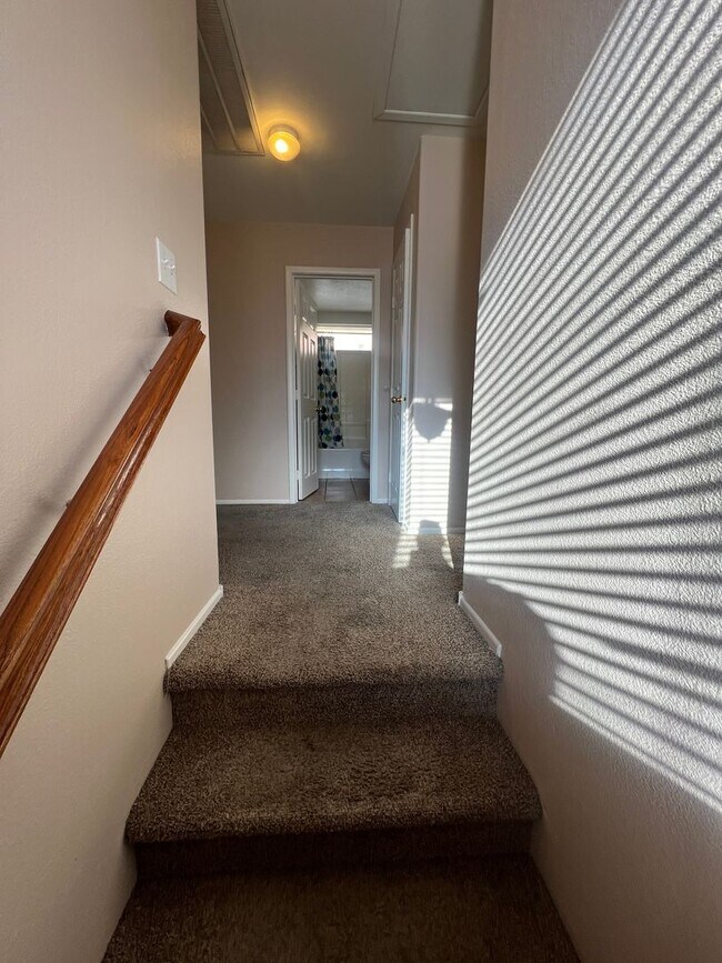 Building Photo - 3 Bed, 2.5 Bath home with Solar Panels!