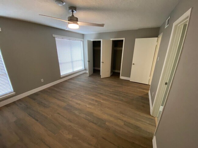 Building Photo - 74 April Hill