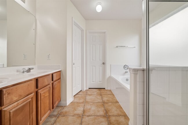 Building Photo - 3119 Myrtle Ranch Dr