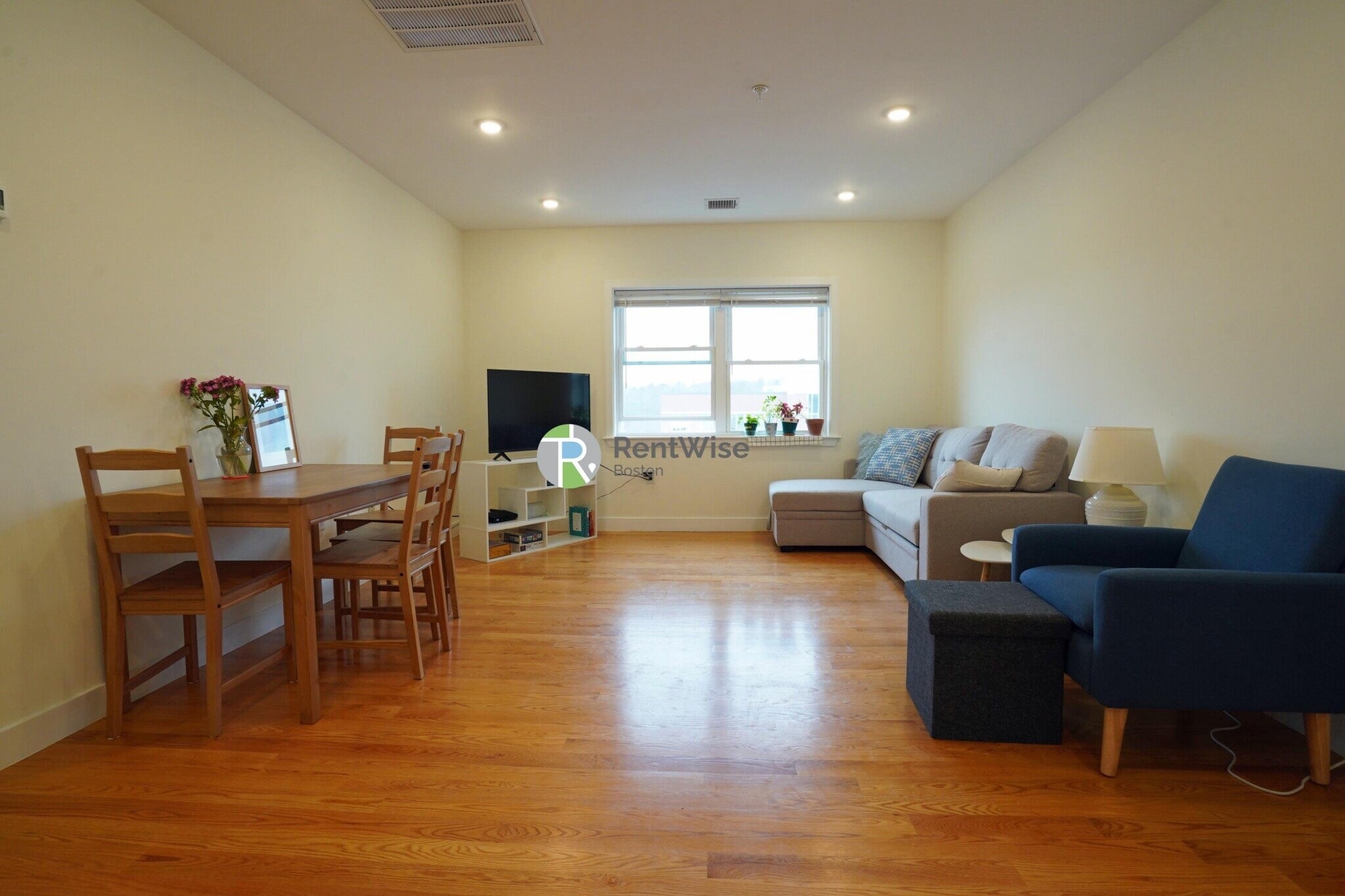 Building Photo - 15 Kelley Ct