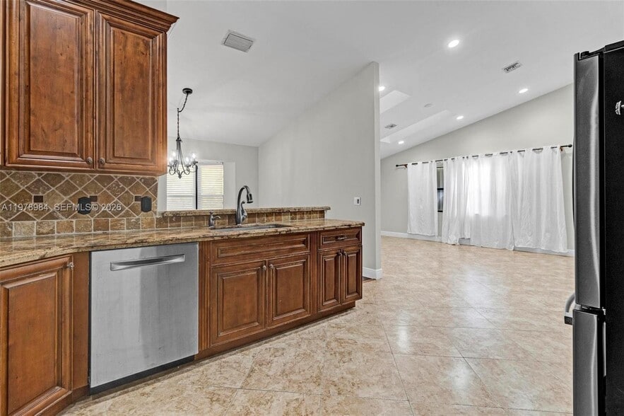 Building Photo - 5621 Carriage Ln