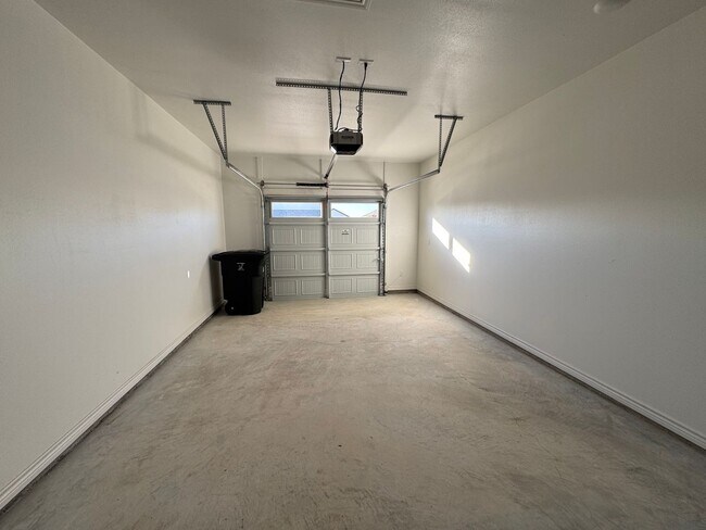 Building Photo - 5108 Rose Petal Ct