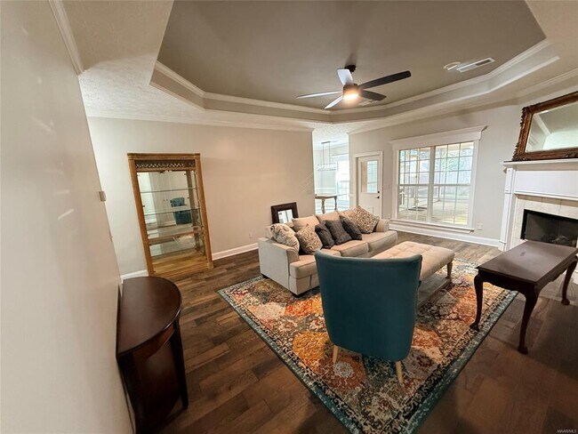 Building Photo - 601 Prairie View Dr