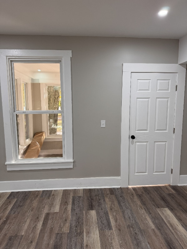 Building Photo - 220 W Brown Ave