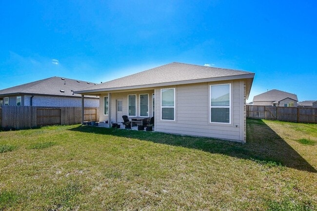 Building Photo - 26610 Coast Redwood Dr