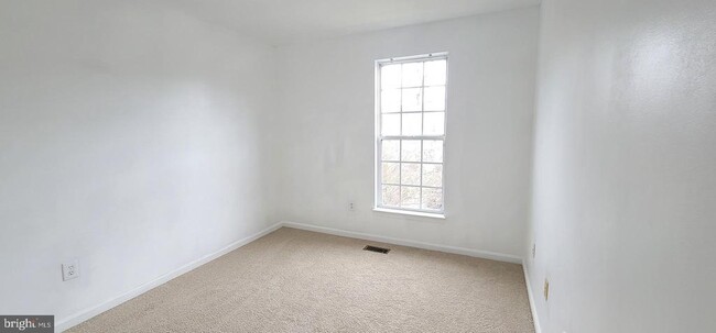 Building Photo - 662 Lucky Leaf Cir