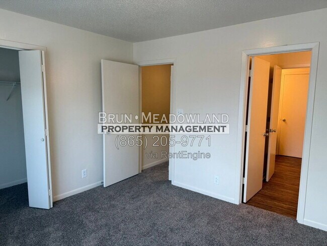 Building Photo - 10409 Victoria Dr