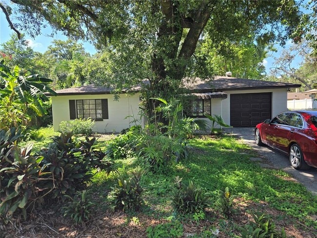 Building Photo - 804 W Linebaugh Ave