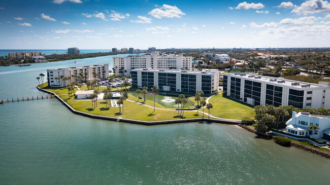 Building Photo - 300 Intracoastal Pl