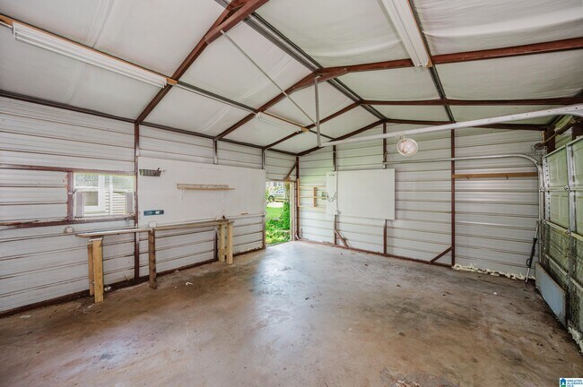 Building Photo - 703 11th Ave