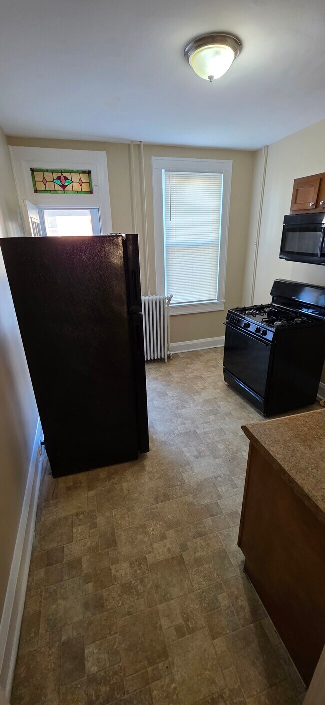 Building Photo - 2826 Mayfield Ave