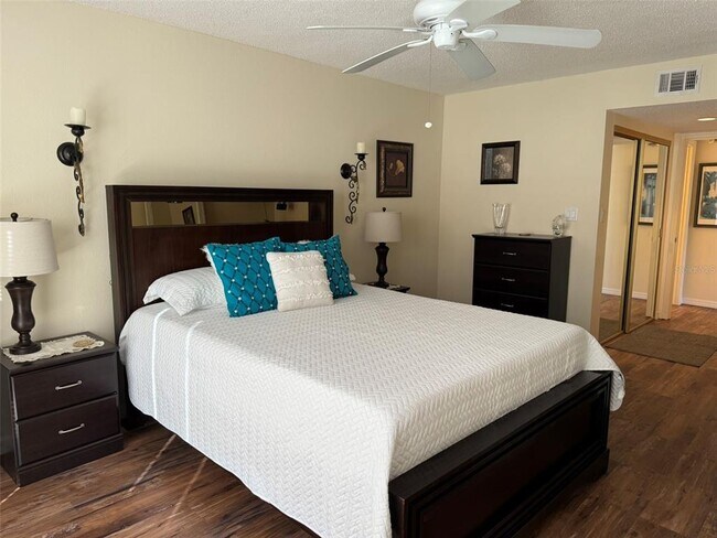 Building Photo - 25188 Marion Ave