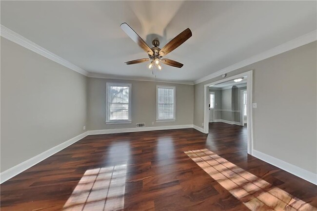 Building Photo - 506 Daisy Nash Dr SW