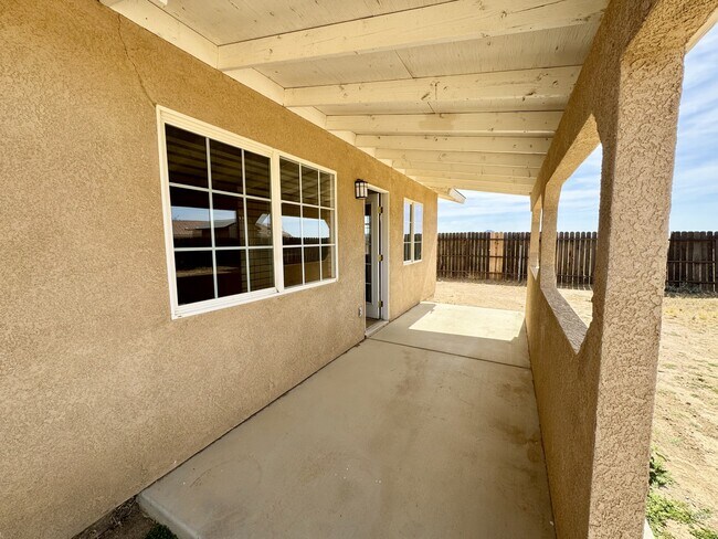 Building Photo - 9000 Underwood Ave