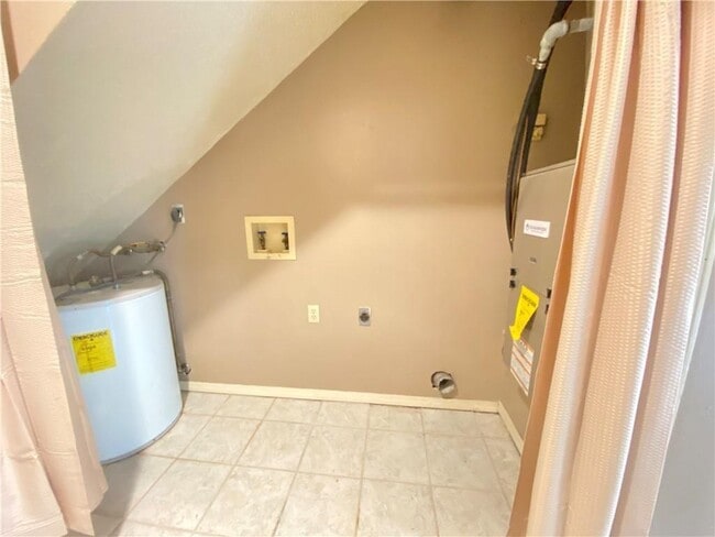 Building Photo - 1408 Christy Dr