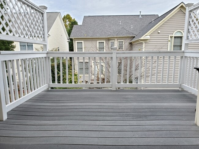 Building Photo - 705 Rolling Fields Way
